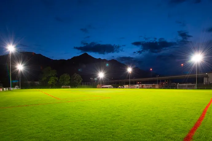 Éclairage LED d’un terrain de football pour une visibilité optimale - Win4LED