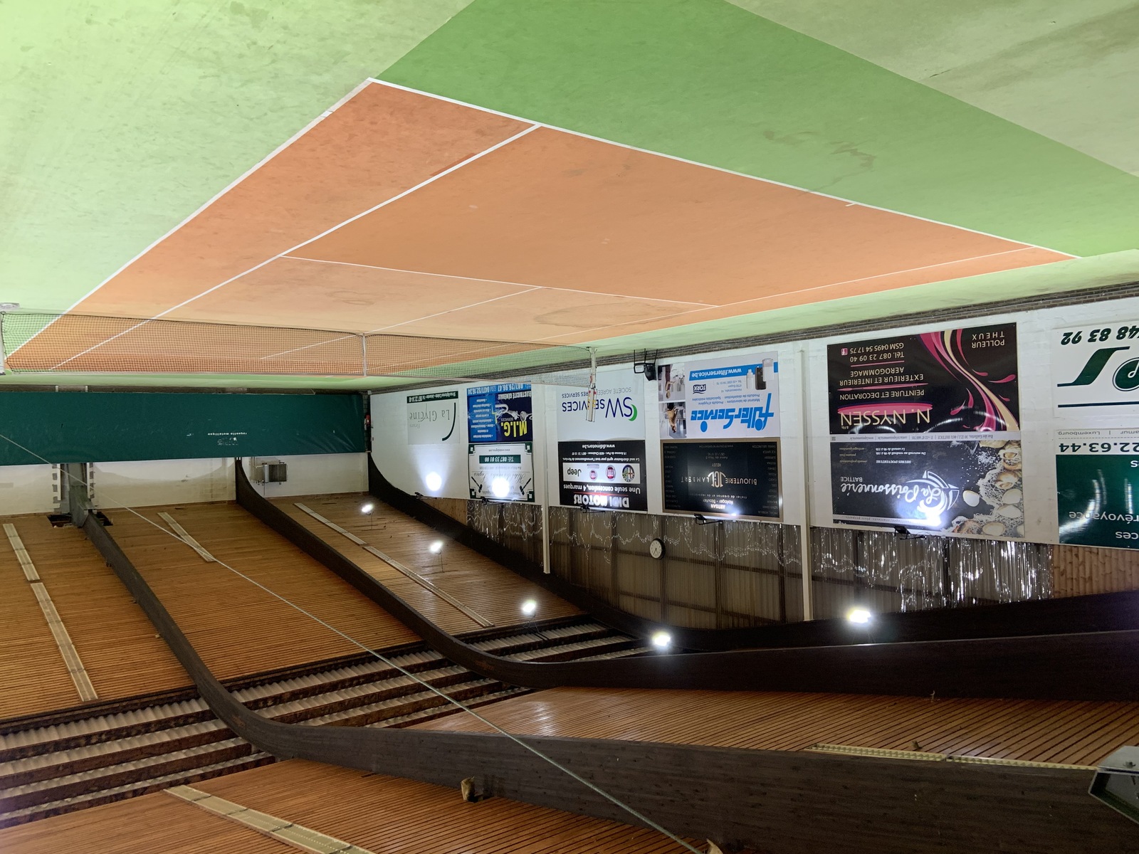 Projecteurs LED pour football, tennis, basketball – éclairage sur mesure pour chaque discipline