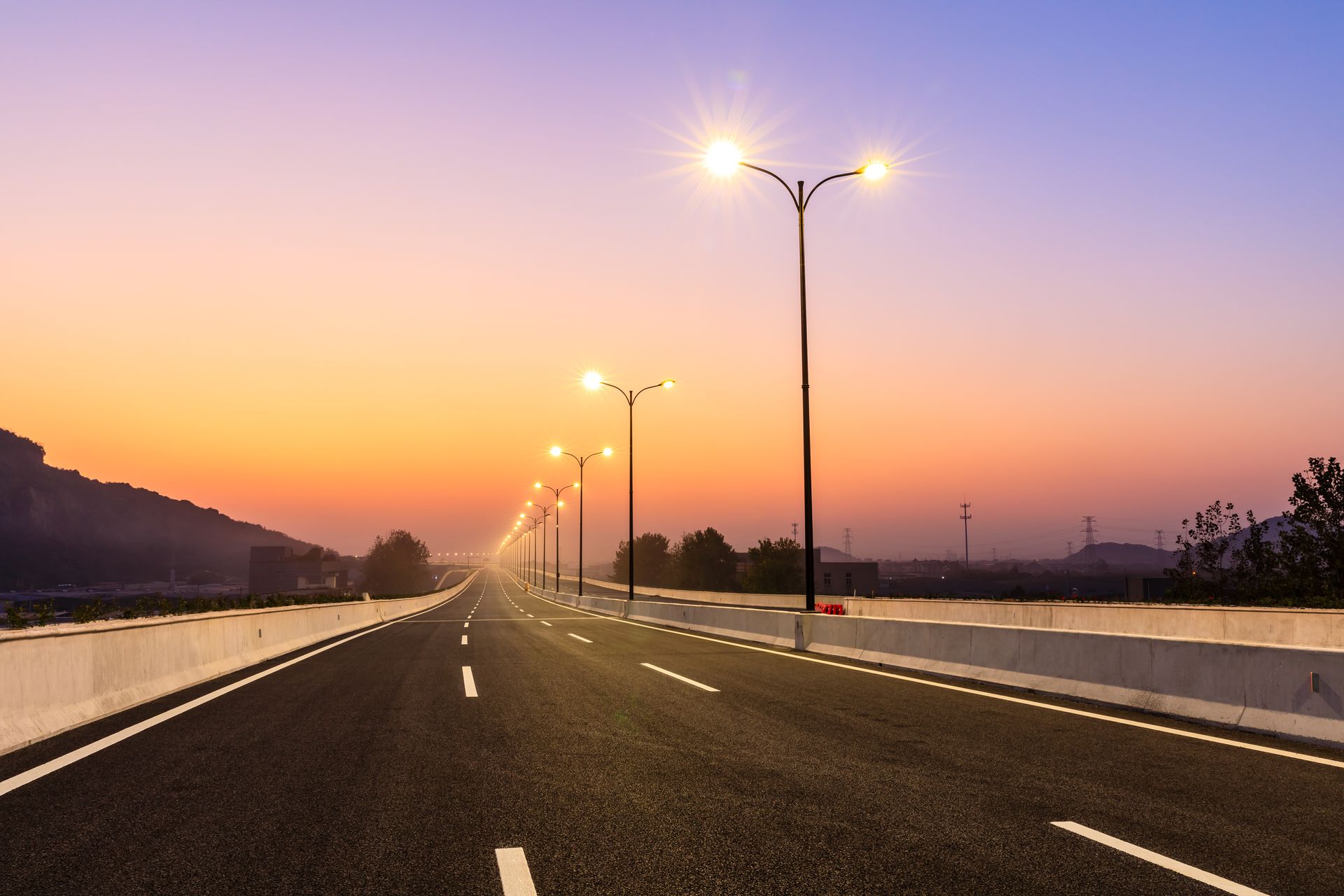 Éclairage LED urbain pour route avec poteaux lumineux modernes et performants - Win4LED