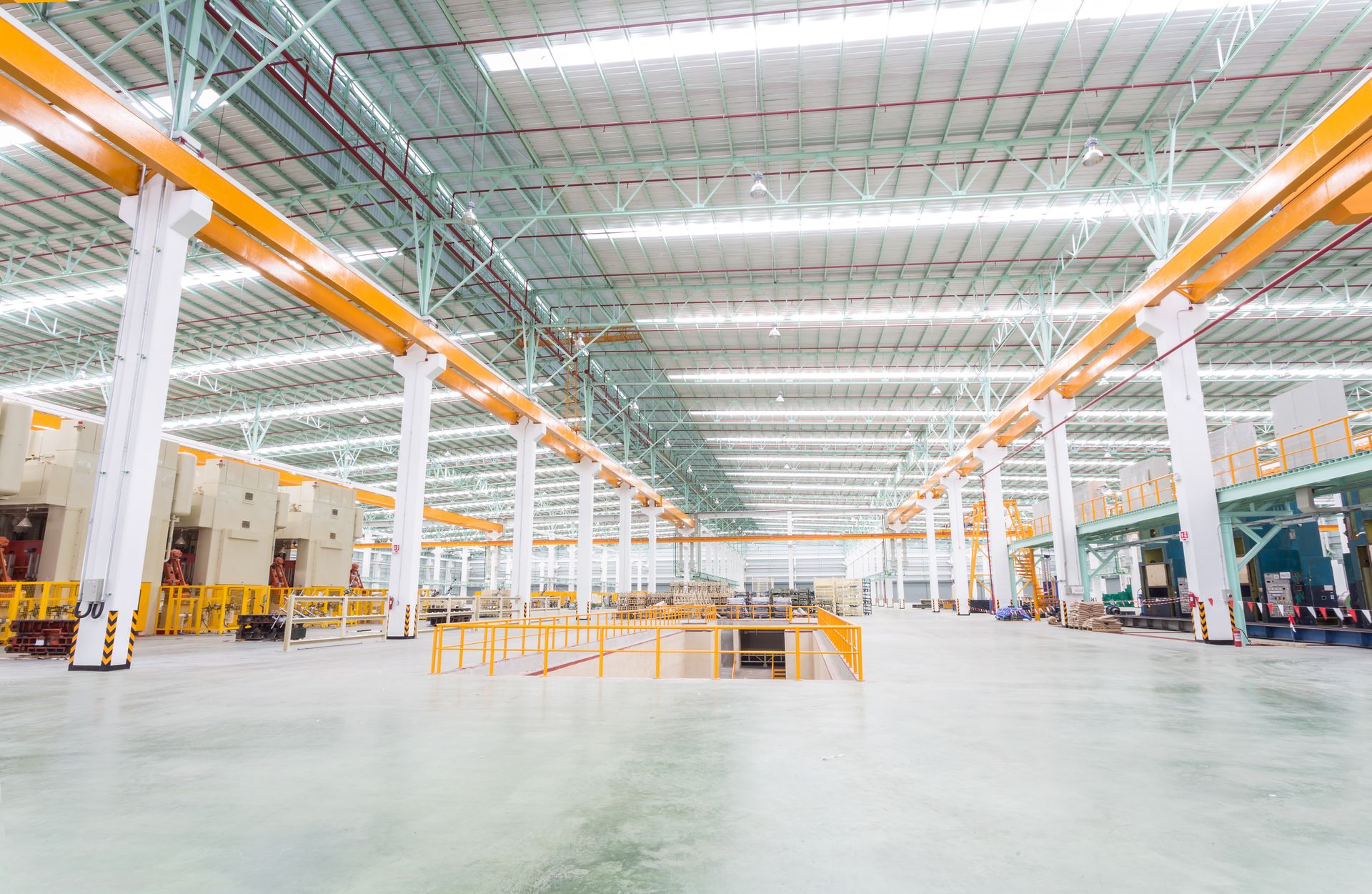 Éclairage LED industriel performant pour un grand hangar - Win4LE