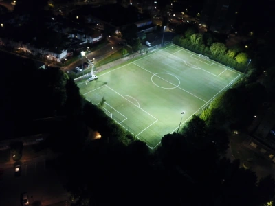 Réalisation Win4LED - Terrain rue Adolphe Roobaert vue 2 - éclairage LED football