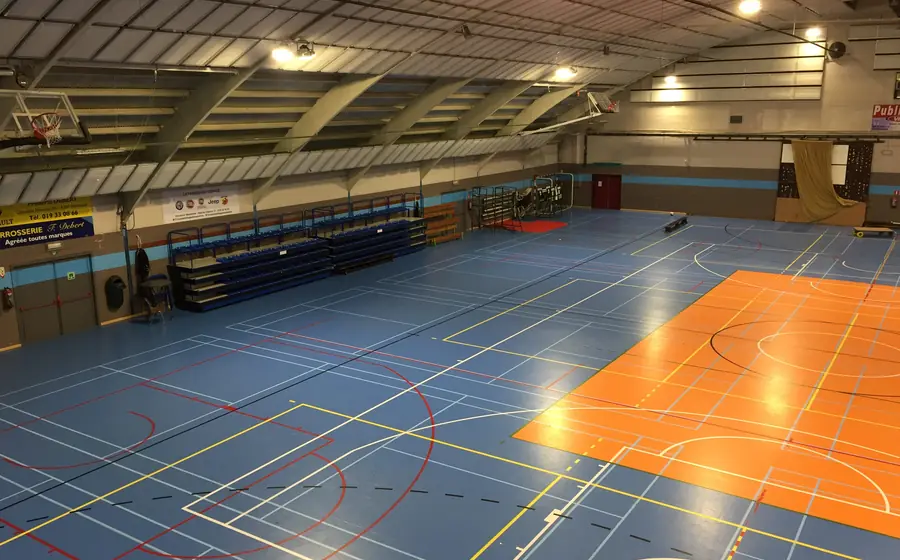 Hall omnisports éclairé en LED, Waremme